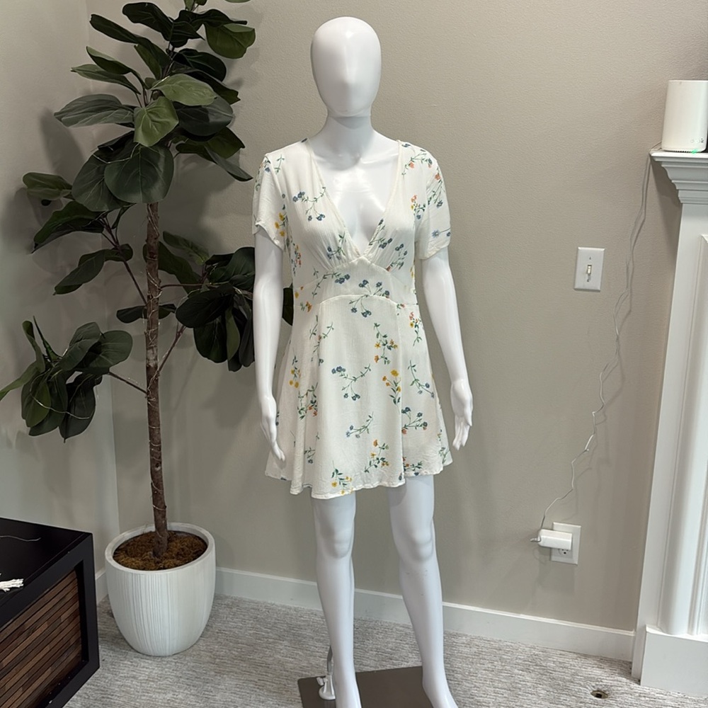 LA Hearts Floral Crinkled Babydoll Dress Size Large Short Sleeve Plunge V-Neck - Picture 7 of 13